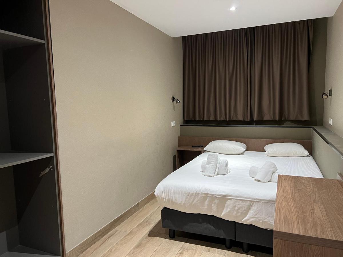 Blossoms City Hotel
